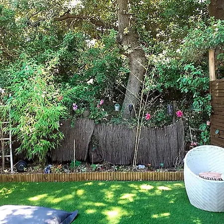La Des Songes Bed & Breakfast 3*